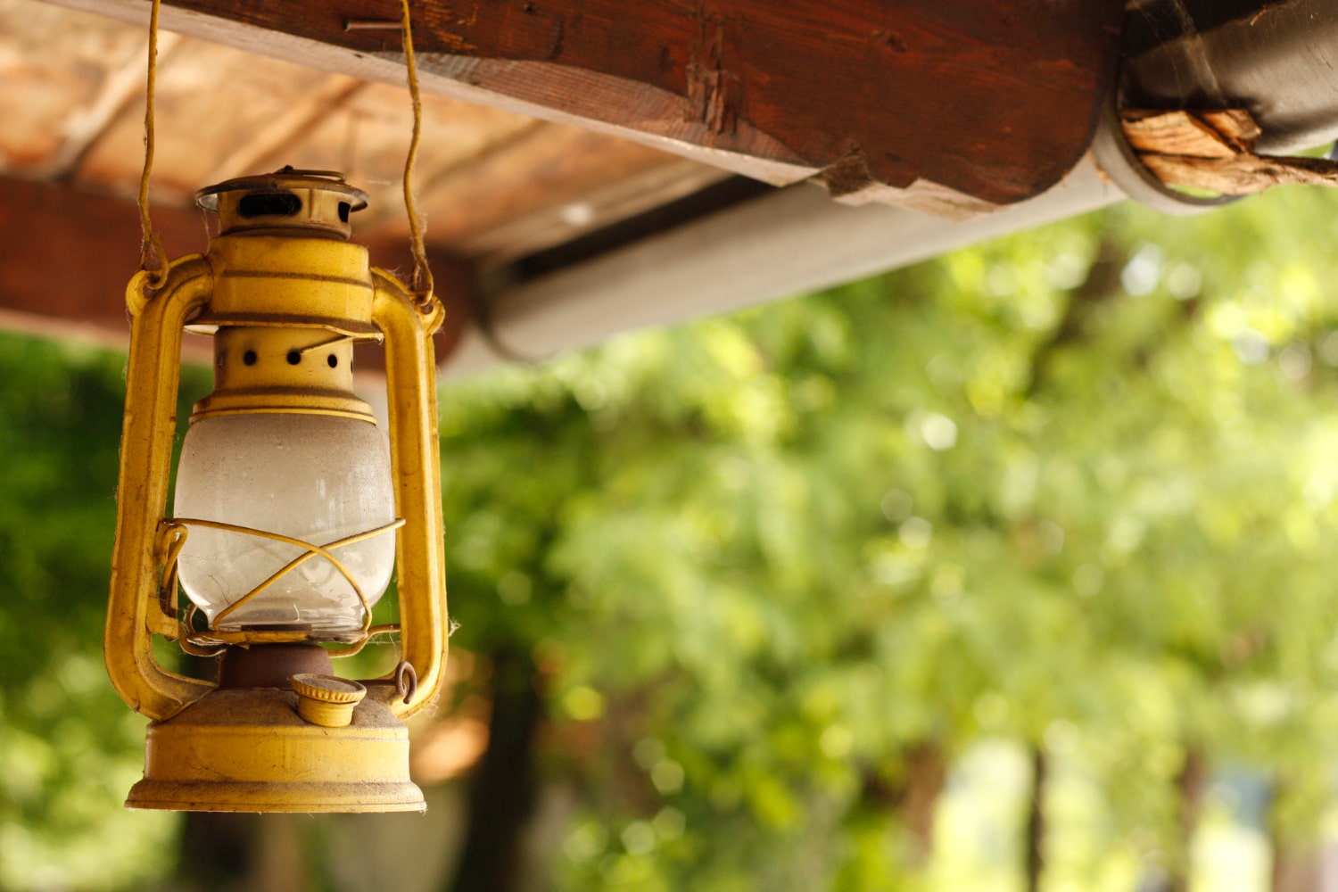 The Advantages of Outdoor Solar Hanging Lanterns