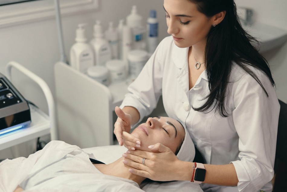 Skin Whitening Treatment in Dubai: Clinically Approved Methods for a Brighter, Even Complexion